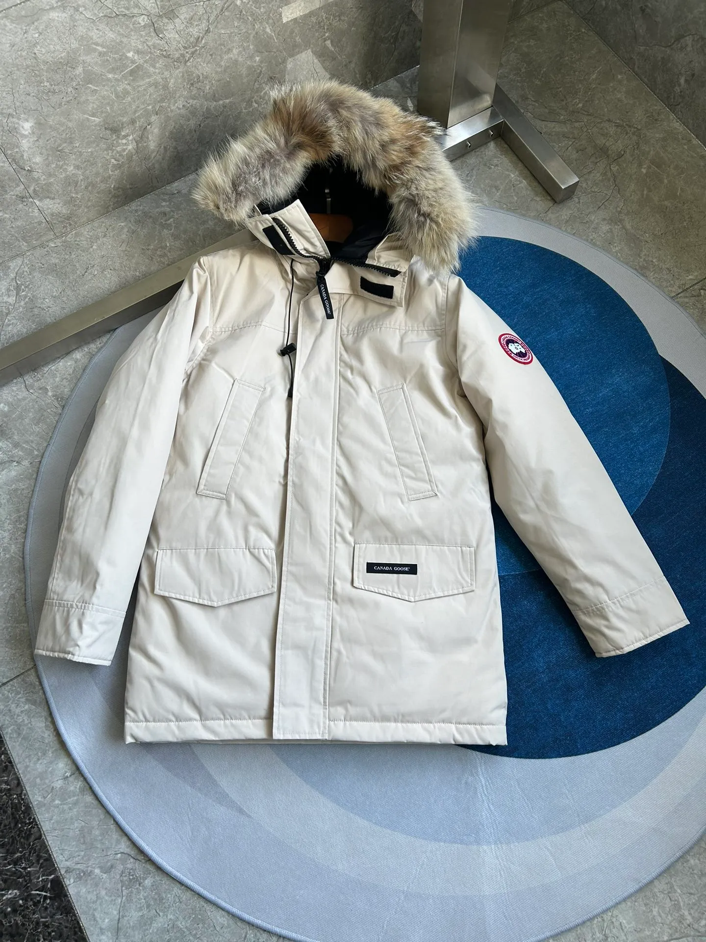 P720 Big Goose 13 Langford men's down jacket. Color (red label) black, dark blue, off-white, gray, gray camouflage. Color (black label) black black label, gray black label. Size: S. M. L. XL. XXL.